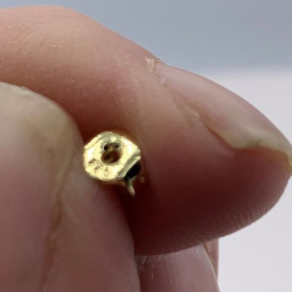 New, no tags, 2 inch18 Karat gold filled chain drop earrings, articulate… - Picture 5 of 13